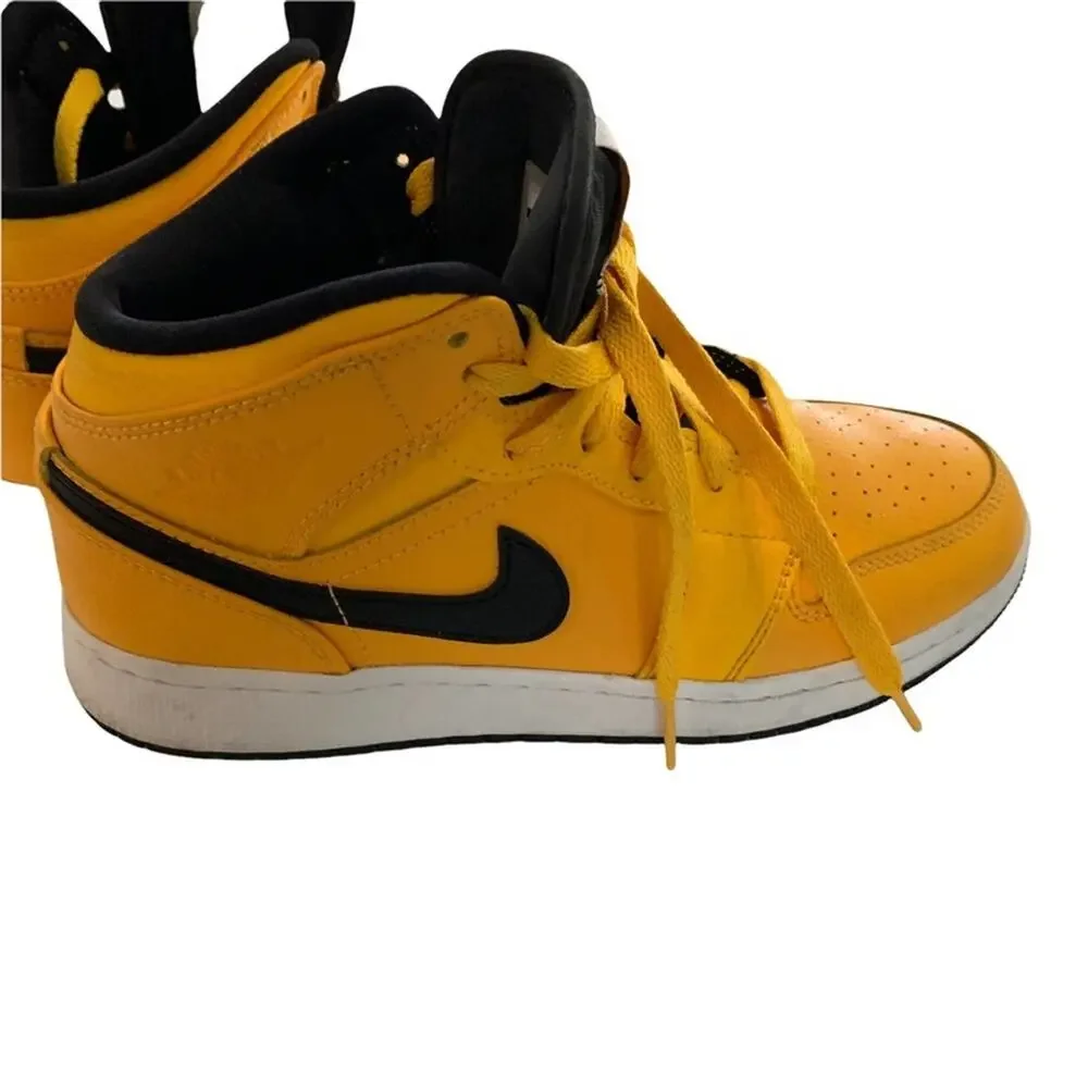 Nike air Jordan 1 mid university gold.‎ Size 4.5Y